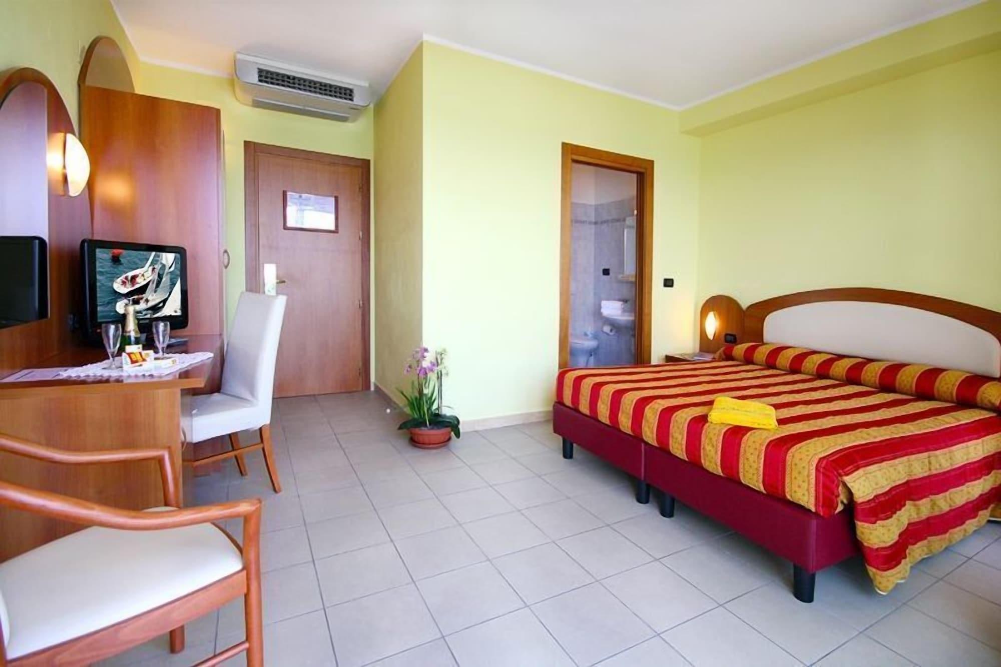 Piccolo Hotel Diano Marina Dış mekan fotoğraf
