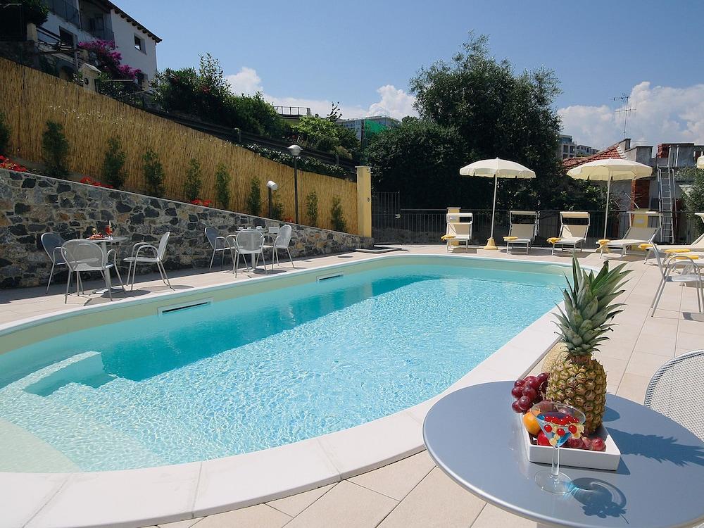 Piccolo Hotel Diano Marina Dış mekan fotoğraf