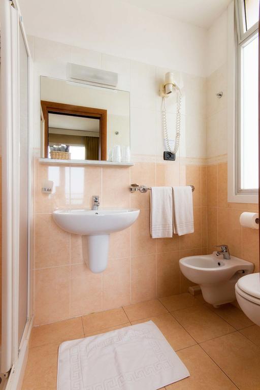 Piccolo Hotel Diano Marina Dış mekan fotoğraf