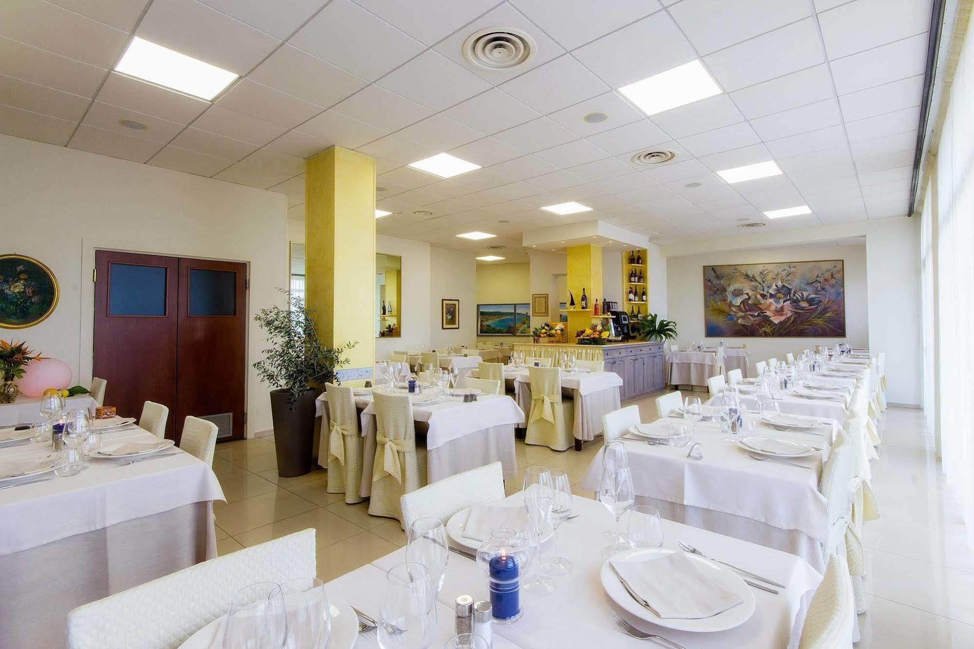 Piccolo Hotel Diano Marina Dış mekan fotoğraf
